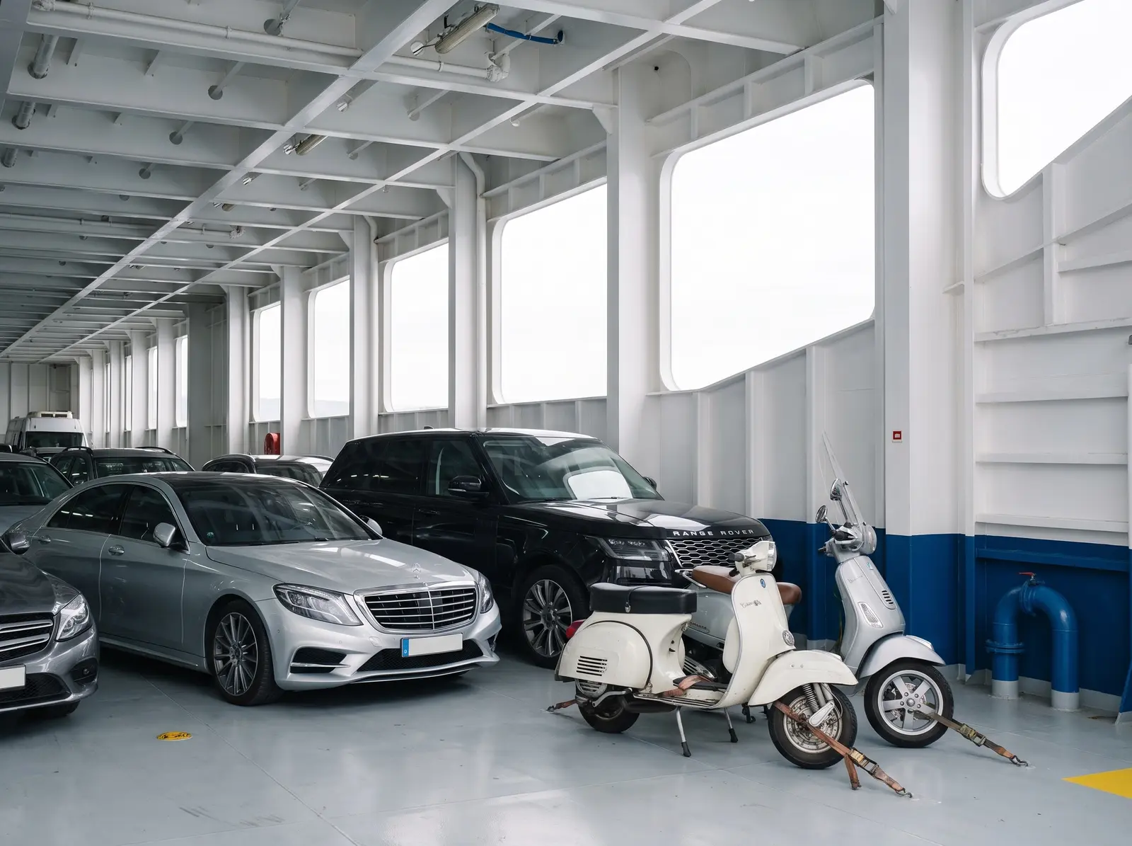 Photo · vehicle deck